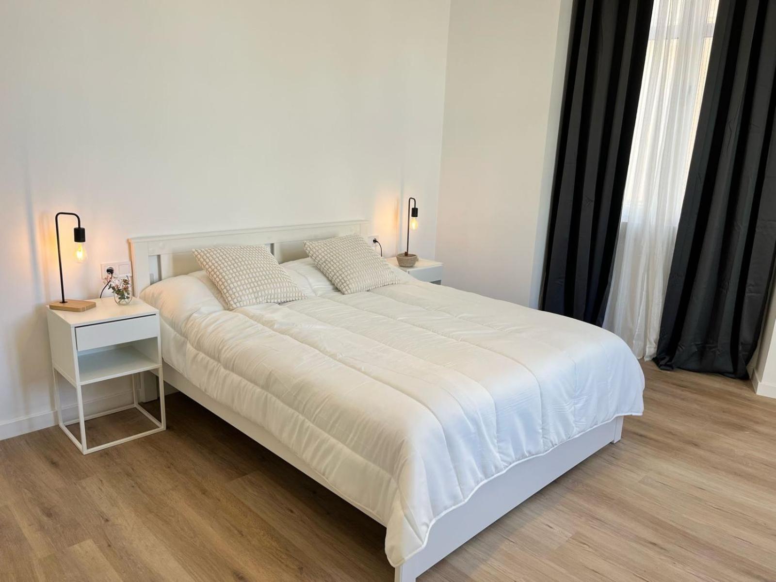 Suites Larios Rooms Малага Экстерьер фото
