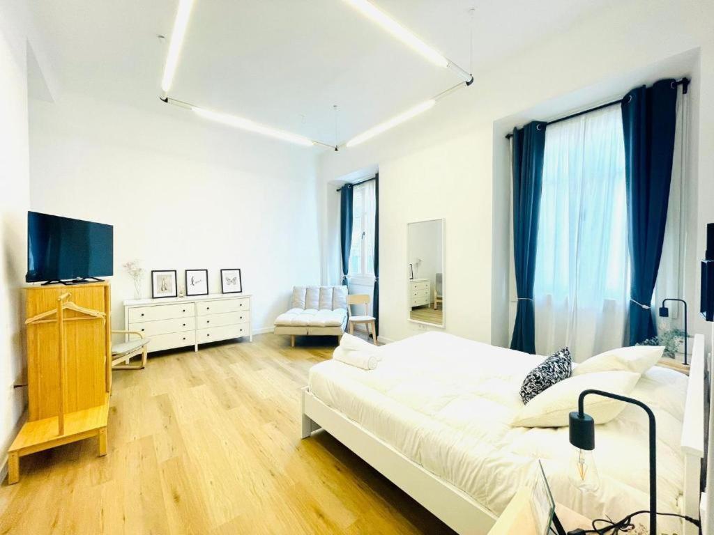 Suites Larios Rooms Малага Экстерьер фото
